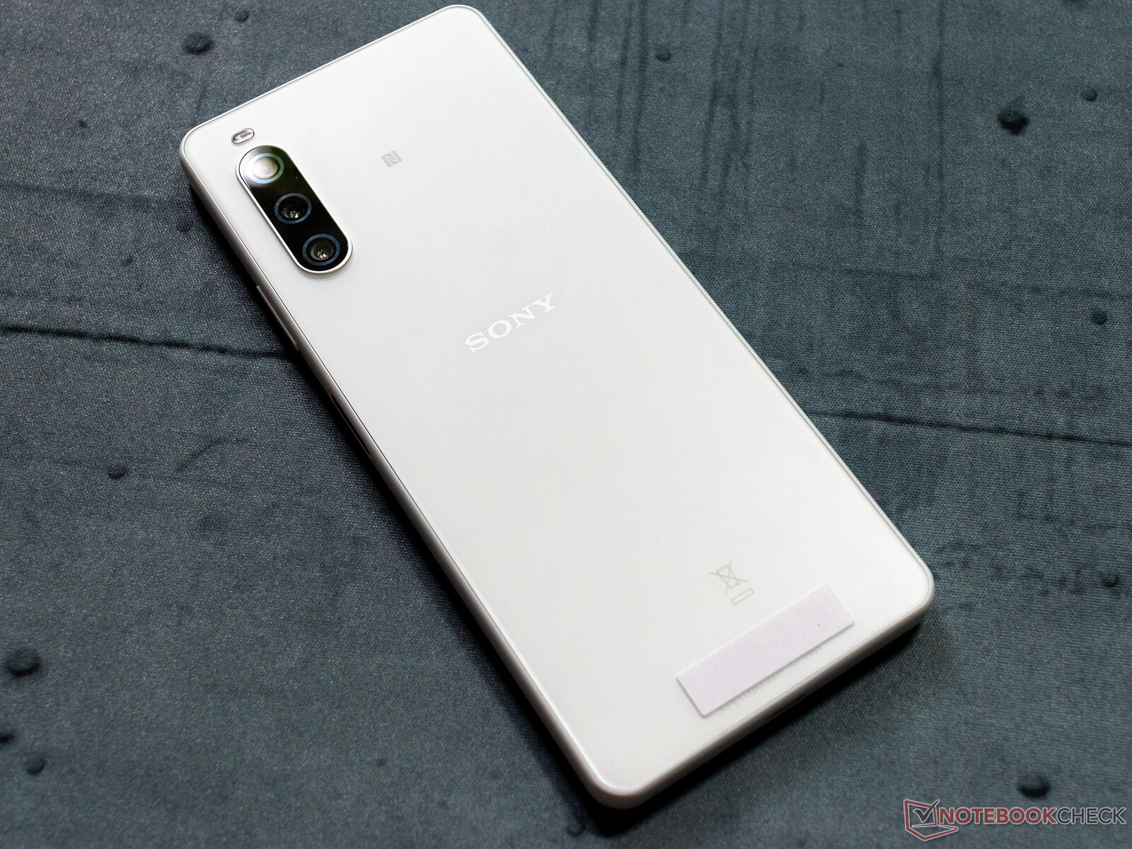 Вышел интересный смартфон Sony Xperia 10 IV