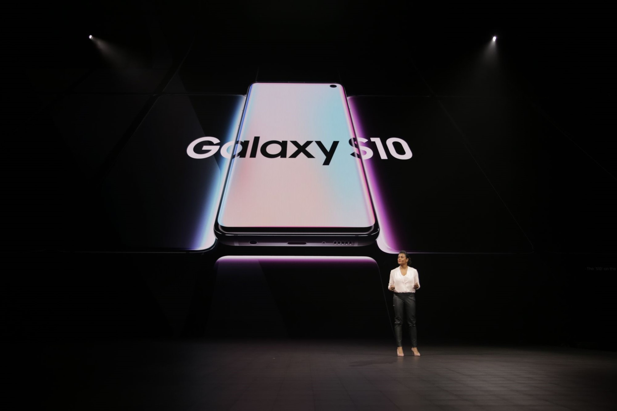 Презентация самсунг. Самсунг s10 презентация. Samsung Galaxy для презентации. Samsung фото для презентации.